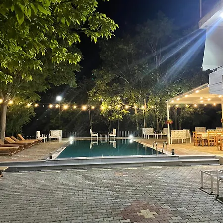 Aroma Hotel 3*